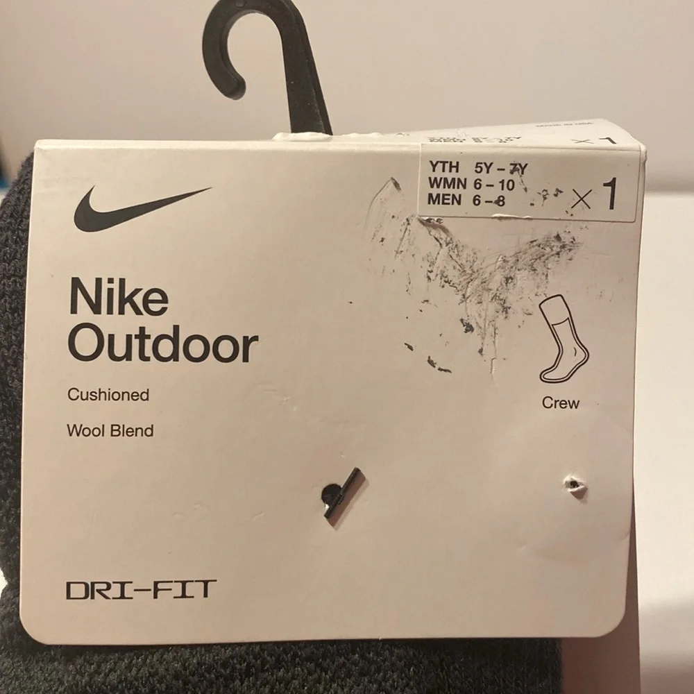 Nike Outdoor Wool Blend Cushioned Crew Socks